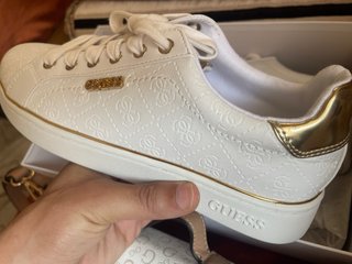 Bolso Guess + Bamba Guess Conjuntos