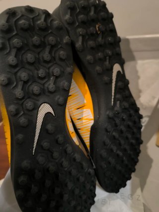 Botas de fútbol Nike Talla 44 Usadas 1 hora.