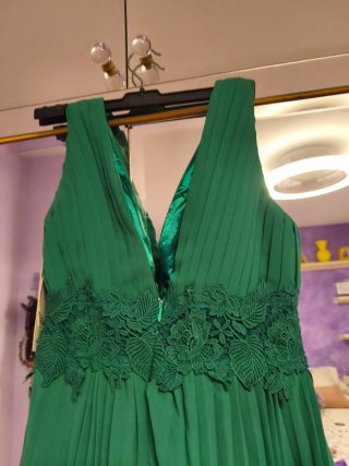 Vestido largo verde plisado