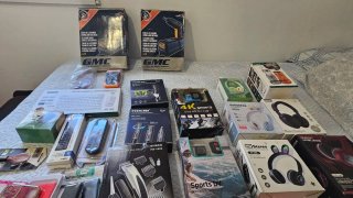 Lote Electrónicos: Mandos, Auriculares, Cámara Etc
