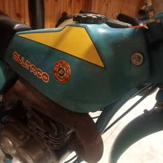 Depósito moto Frontera azul y amarillo