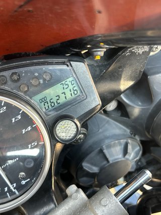 YAMAHA R1