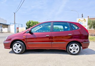Nissan Almera Tino 2003