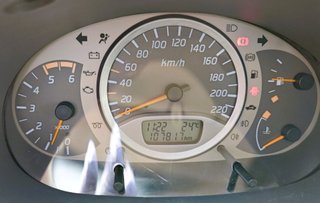Nissan Almera Tino 2003
