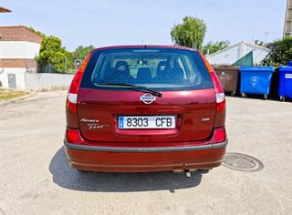 Nissan Almera Tino 2003