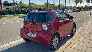 Toyota iQ 2011