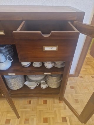 Cómoda Banak Importa Madera y Cristal