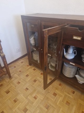 Cómoda Banak Importa Madera y Cristal