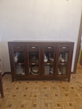 Cómoda Banak Importa Madera y Cristal