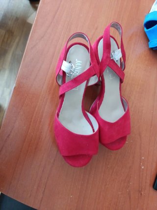 Zapatos rojos de tacón