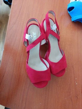 Zapatos rojos de tacón