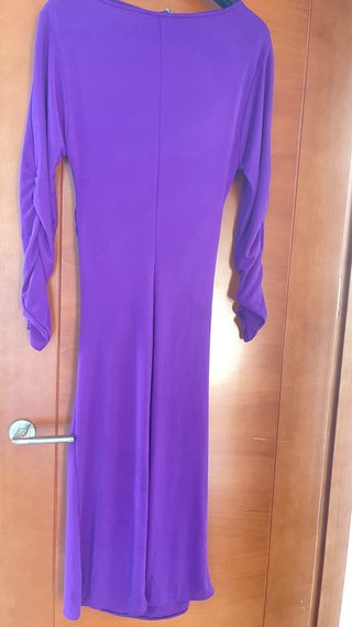 Vestido midi morado elegante