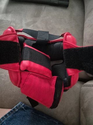Casco de boxeo rojo