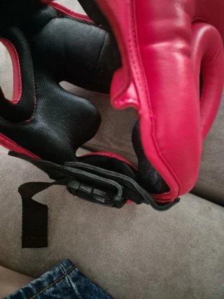 Casco de boxeo rojo