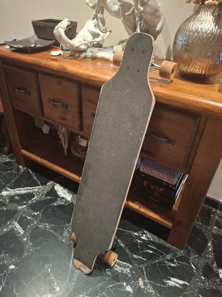 Longboard Downhill con ruedas