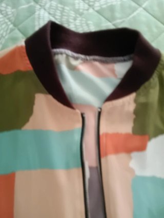 Chaqueta Bomber Fina Estampada Entretiempo