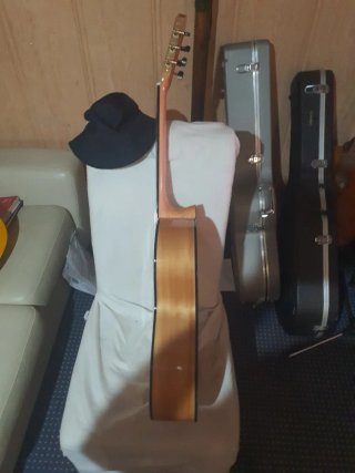 Guitarra Tatai Abeto y Sicomoro