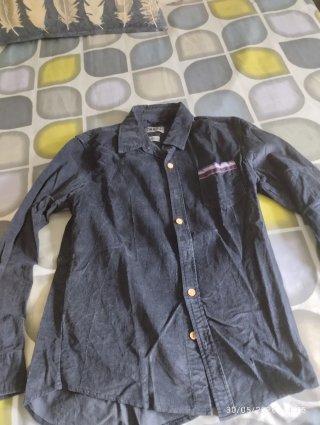 Camisa de pana azul marino