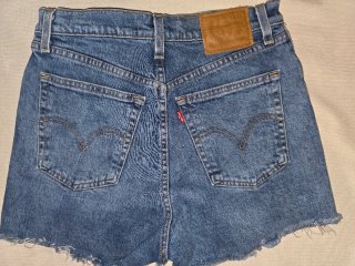 Shorts Levi's T.28 Botones Deshilachados