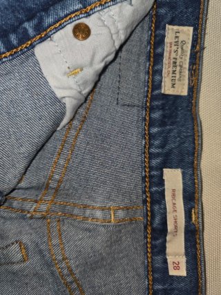 Shorts Levi's T.28 Botones Deshilachados