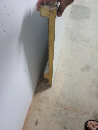 Placa sándwich tejado blanco