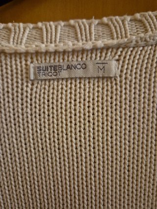 Jersey beige de punto con detalles calados