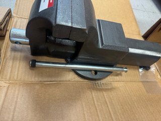 Tornillo de banco Kramp 150 mm