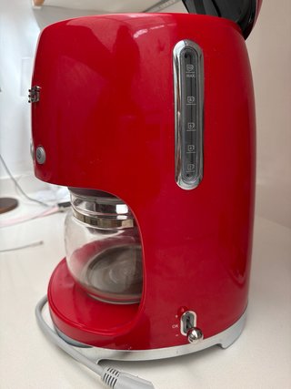 Cafetera SMEG Roja Casi Nueva