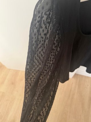 Camiseta Stradivarius manga transparente Talla M