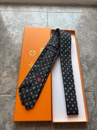 Corbata Louis Vuitton Negra y Blanca