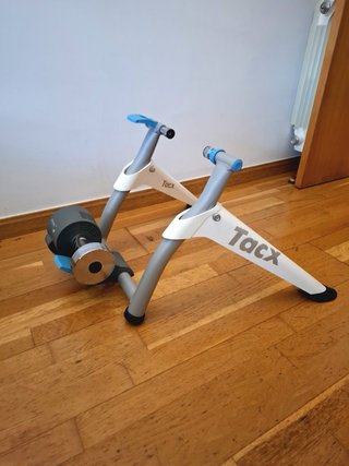 Rodillo Tacx Flow Smart + rueda lista para usar