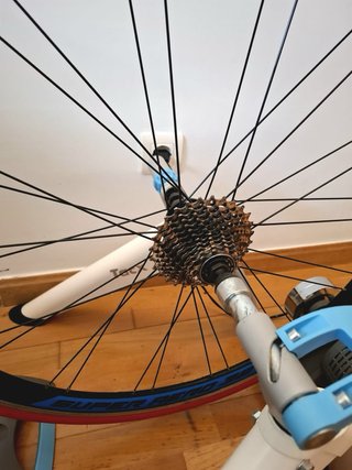 Rodillo Tacx Flow Smart + rueda lista para usar