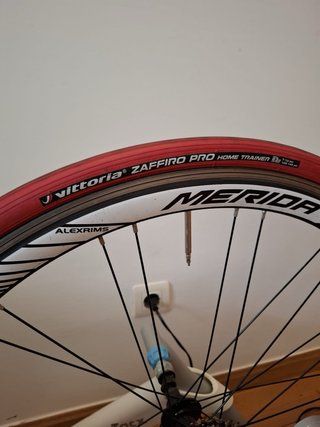 Rodillo Tacx Flow Smart + rueda lista para usar
