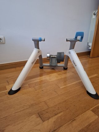 Rodillo Tacx Flow Smart + rueda lista para usar