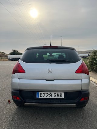 Peugeot 3008 2011