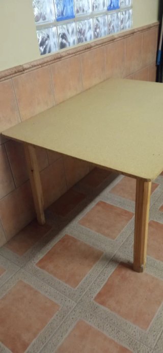 Tavolo sgabello in legno