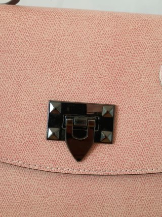 Bolso piel rosa tachuelas nuevo