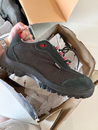 Zapatos de seguridad Rigont grises y verdes