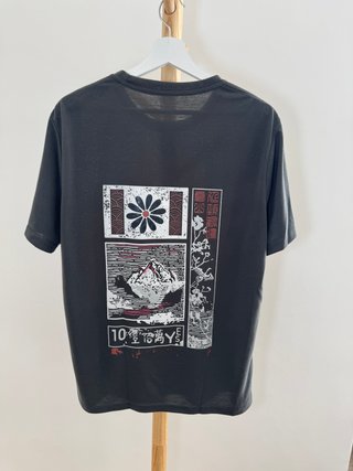 Camiseta gris estampada Talla M