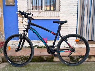 Bicicleta Btwin Rockrider Negra