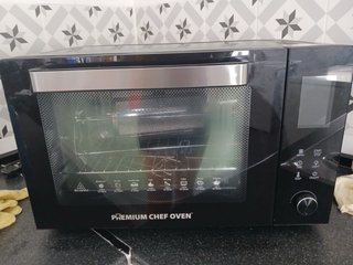 Horno pequeño con accesorios
