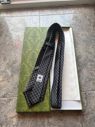 Corbata Gucci Negra y Blanca