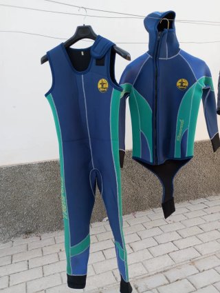 Neopreno con capucha Nemrod