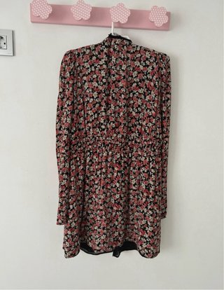 Vestido Zara floral manga larga