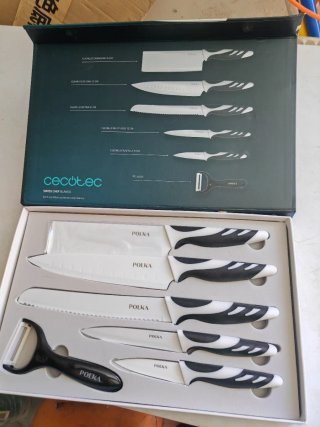 Set coltelli Cecotec con pelapatate nuovo