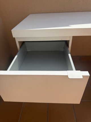 Mesa escritorio blanca con 2 cajones