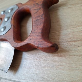 Serrucho carpintero madera
