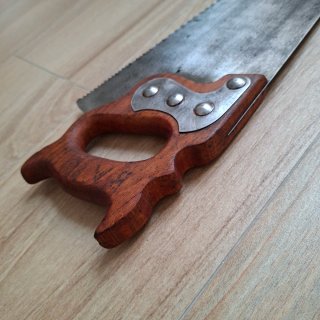 Serrucho carpintero madera