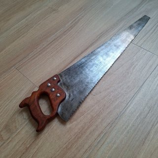 Serrucho carpintero madera