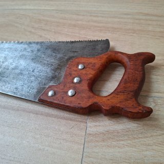 Serrucho carpintero madera